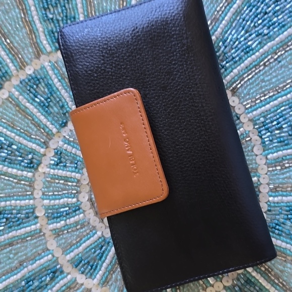 TOLBLANC PARIS WALLET 🥰 - Picture 1 of 12